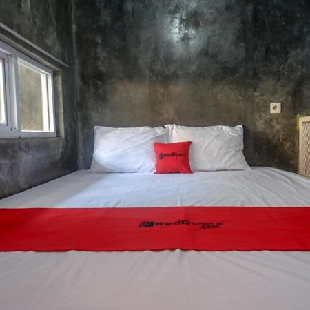 Reddoorz Near Jumbo Mall Sragen Ngoại thất bức ảnh