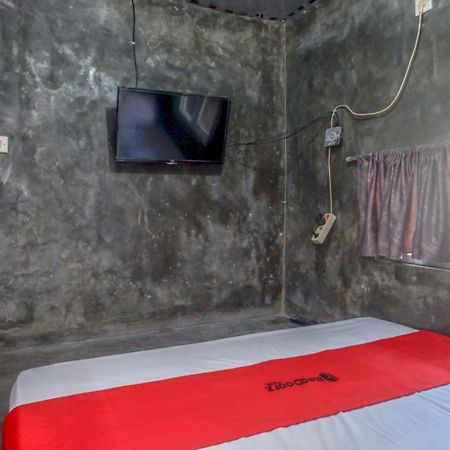 Reddoorz Near Jumbo Mall Sragen Ngoại thất bức ảnh