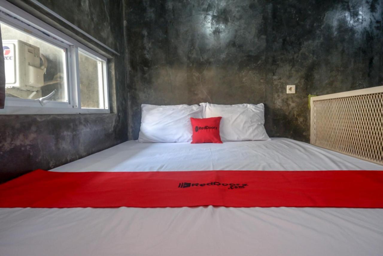 Reddoorz Near Jumbo Mall Sragen Ngoại thất bức ảnh