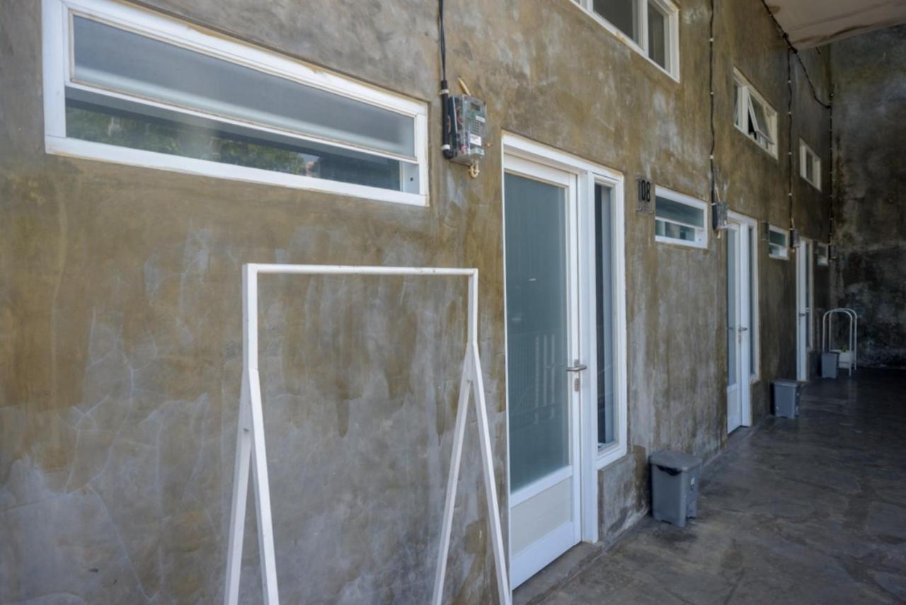 Reddoorz Near Jumbo Mall Sragen Ngoại thất bức ảnh